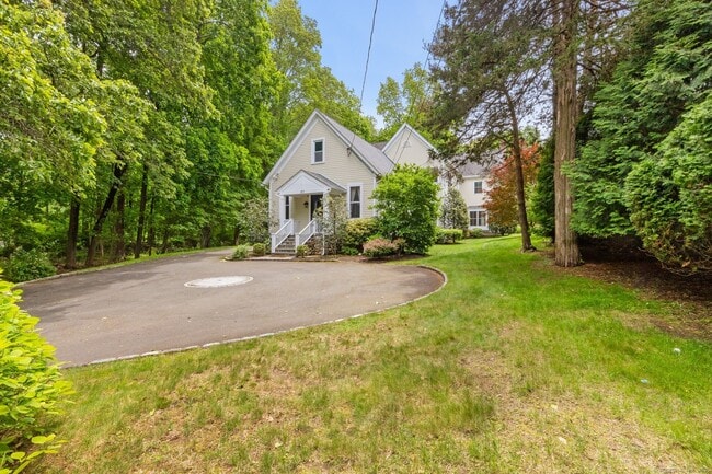 Primary Photo - 83 Camp Ave