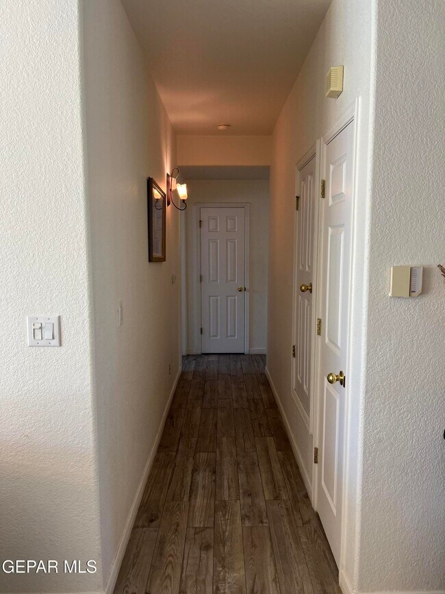 Building Photo - 1424 Cloud Ridge Dr