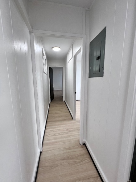 Building Photo - 3238 Duval St