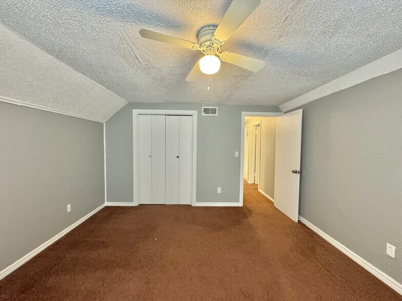 Building Photo - 3029 SW 62nd St