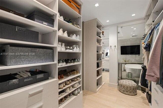 Building Photo - 400 Alton Rd