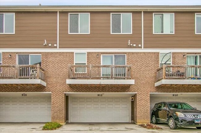 Building Photo - 912 Bradford Dr