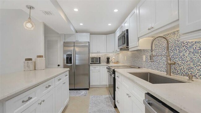 Building Photo - 3430 Galt Ocean Dr