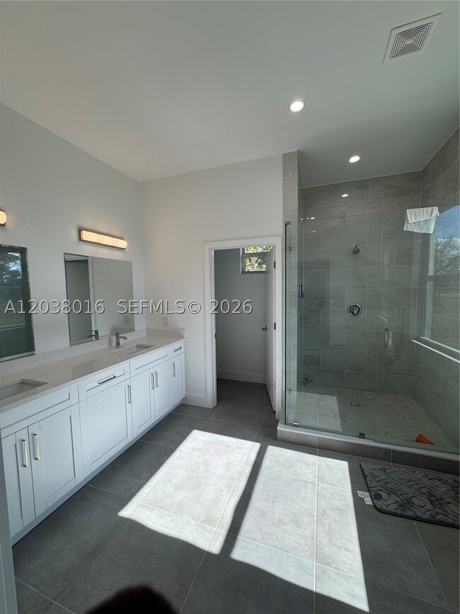 Building Photo - 5012 Gunn Cir