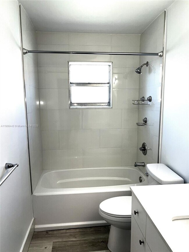 Building Photo - 13492 SW 38th Ln