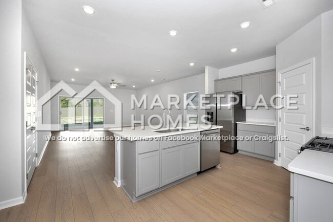 Building Photo - 14773 Mountain Strm Dr