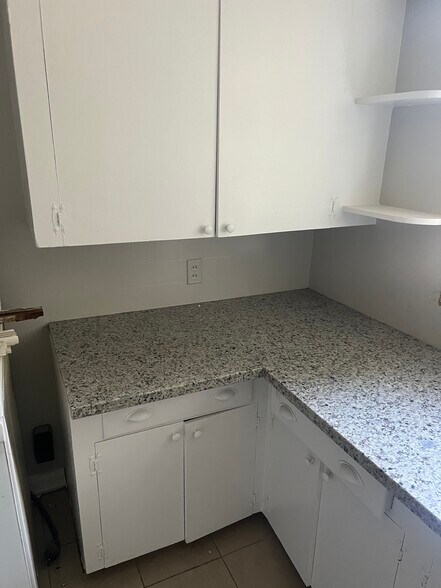 Building Photo - 5519 Lavey Ln