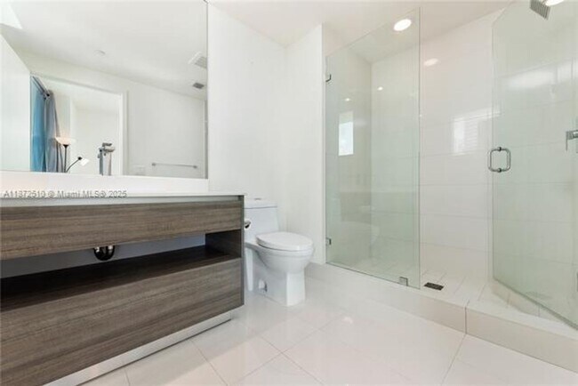 Building Photo - 1100 S Miami Ave