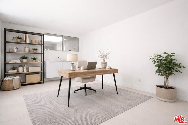 Building Photo - 621 Kings Rd