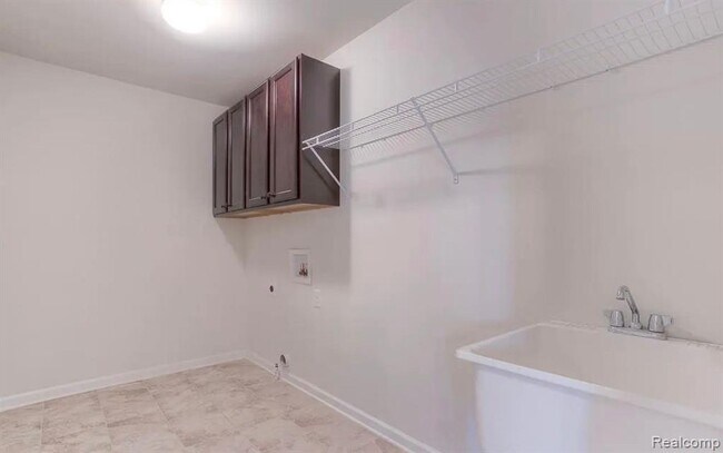 Building Photo - 29845 Macintosh Ln