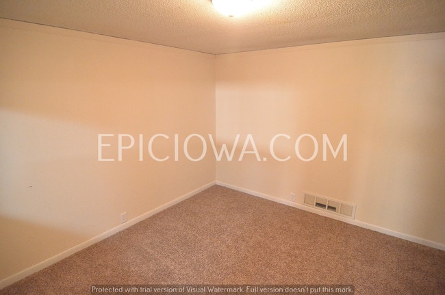 Building Photo - 3122 33rd Ave SW