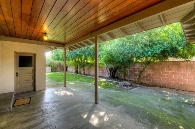 Building Photo - 123 W McKinley Ave