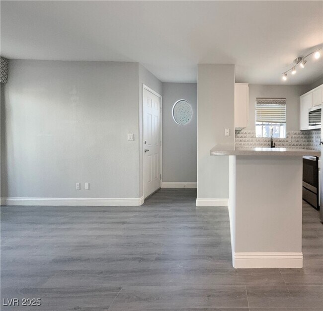 Building Photo - 2961 Juniper Hills Blvd