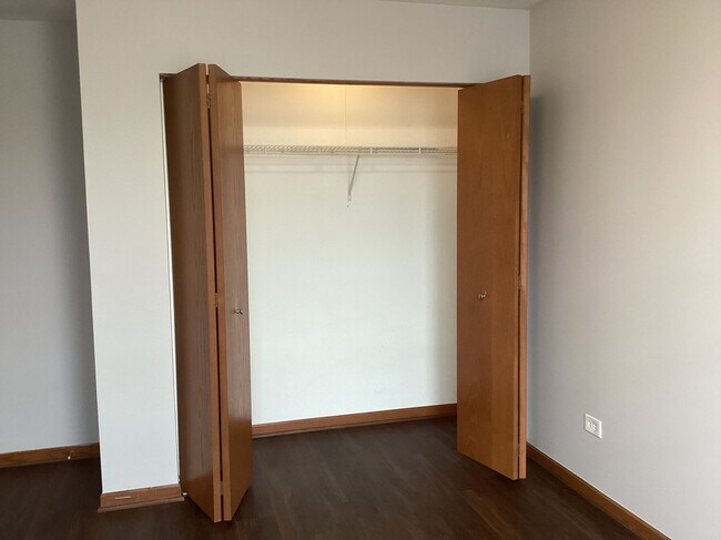 Building Photo - 27450 W Fawn Lake Ct