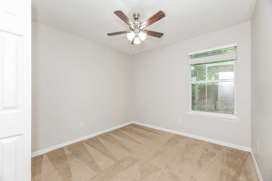 Building Photo - 8842 Fieldside Ct