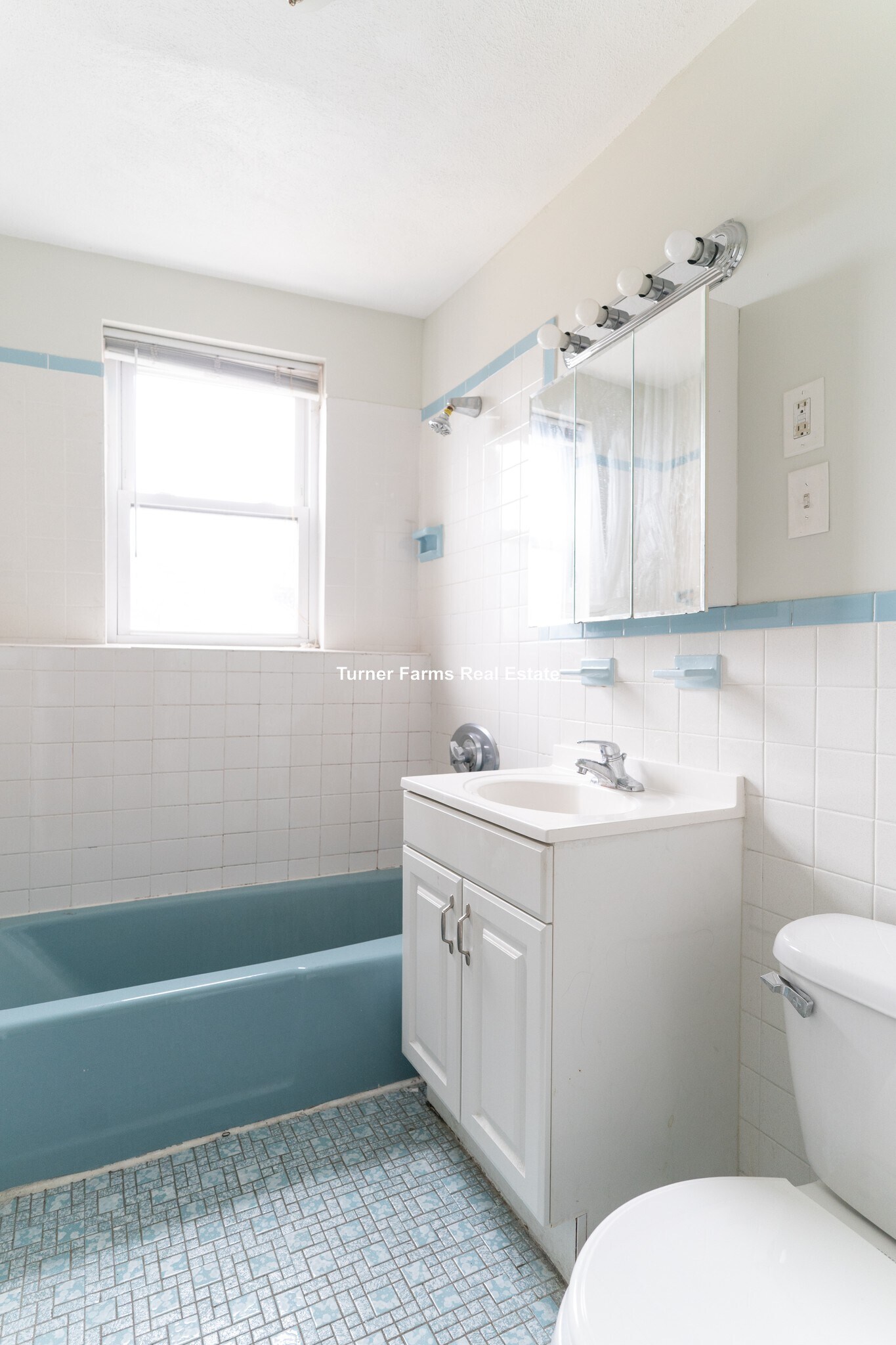 Building Photo - 402A Highland Ave