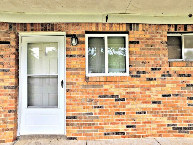 Building Photo - 4106 Broyles Ave SW