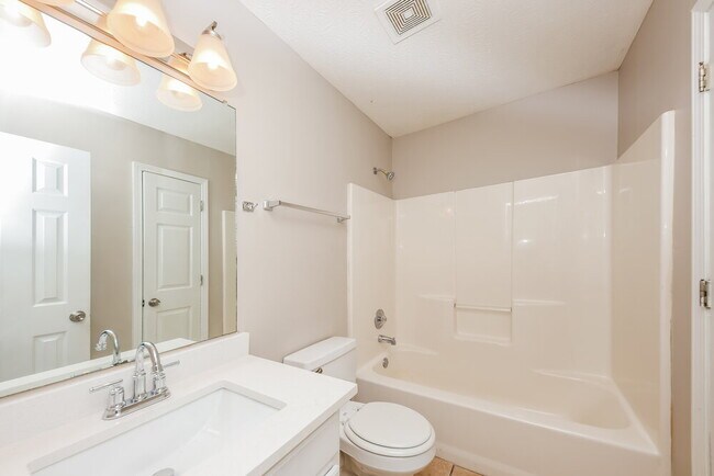 Building Photo - 524 Legacy Park Dr