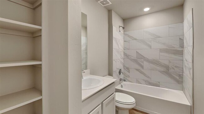 Building Photo - 2933 Ember Dr