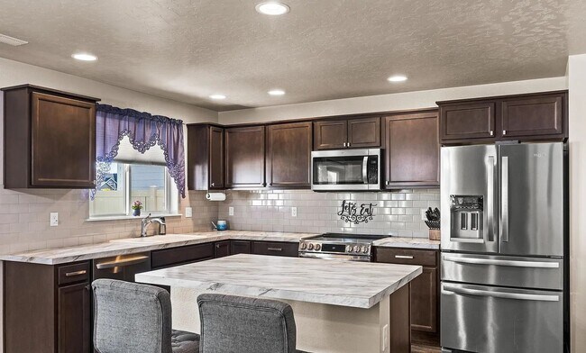 Building Photo - Beautiful Home near Meridian High School