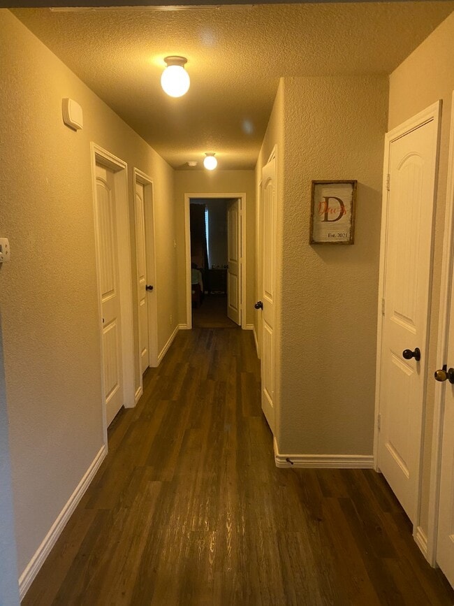 Building Photo - 511 Kacie Dr