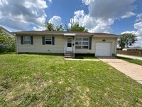 Building Photo - GREAT LOCATION!  3 BEDROOM 1 BATH IN S JOP...