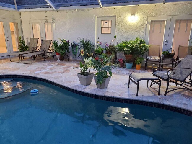 Building Photo - 1313 Periwinkle Pl