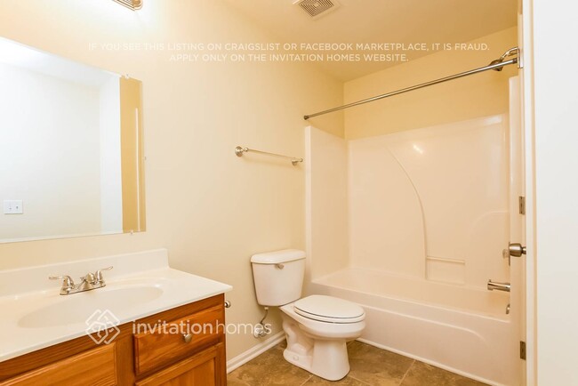 Building Photo - 11147 Aprilia Ln