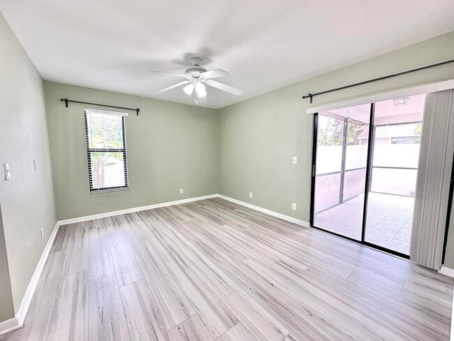 Building Photo - 104 Lakewood Dr