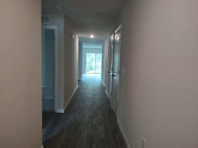 Building Photo - 6248 N Chestnut Terrace