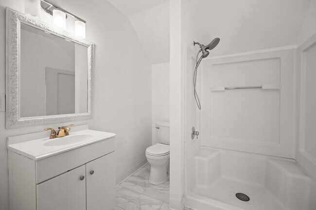 Building Photo - Beautiful Audubon 5 Bedroom Home! - Available now!