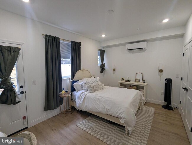 Building Photo - 2050 Fairmount Ave