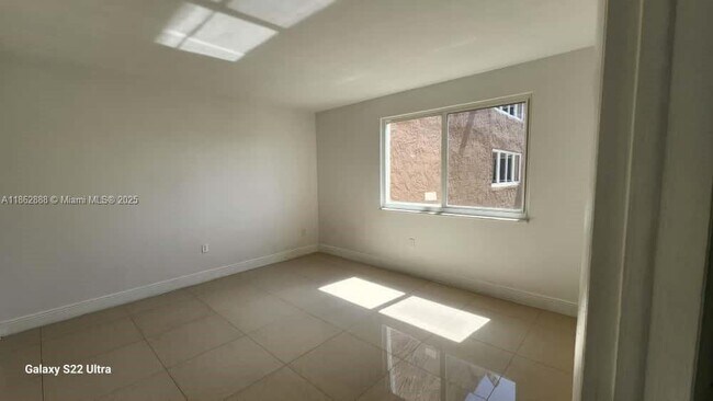 Building Photo - 6950 Miami Gardens Dr