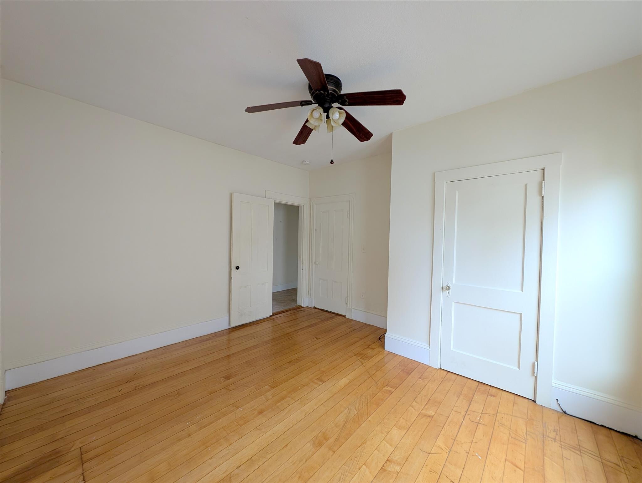 Building Photo - 102 Sycamore St