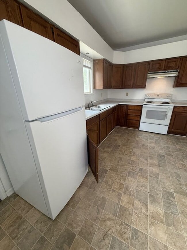 Building Photo - 3 Bedroom / 2 Bathroom House in Peoria