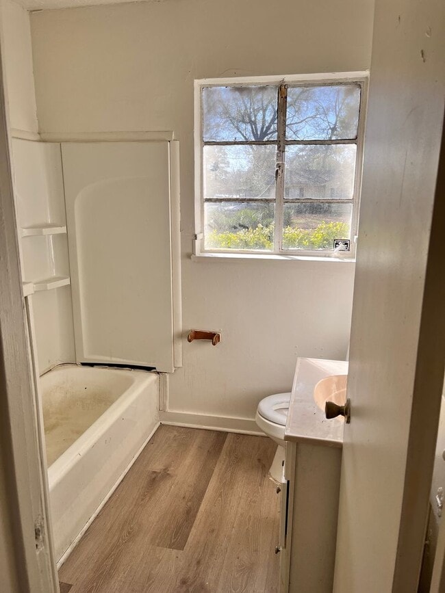 Building Photo - Sunset Acres 3 Bedroom Home- Call Today!