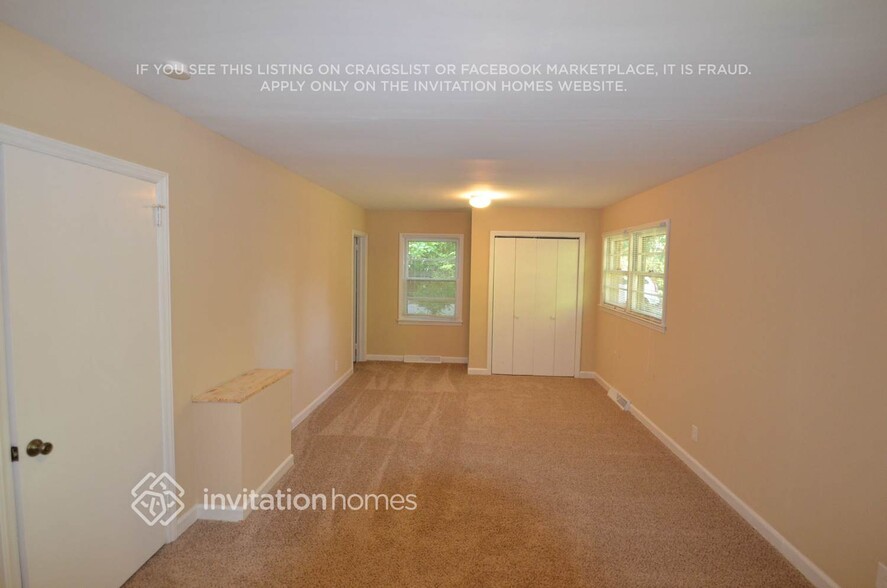 Building Photo - 1332 Midwood Dr