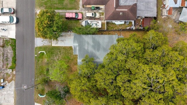 Building Photo - 2711 W Heiter St