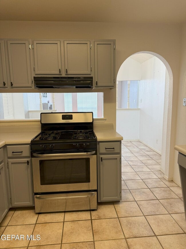 Building Photo - 6909 Canyon Run Dr