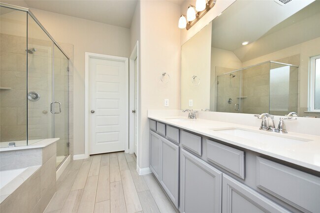 Building Photo - 1214 Oak Barrel Run