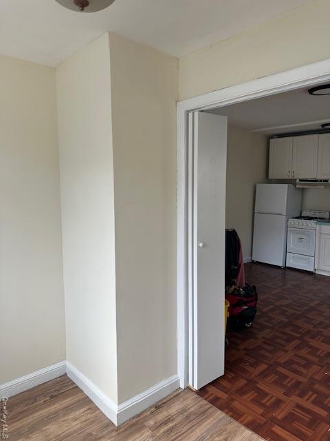 Building Photo - 451 E Broadway