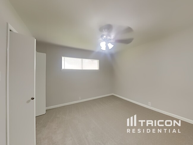 Building Photo - 1713 Brown Trail