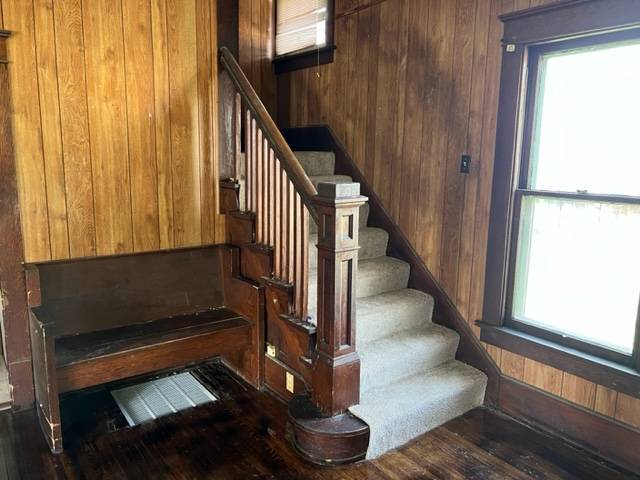 Building Photo - 825 S Seneca Ave