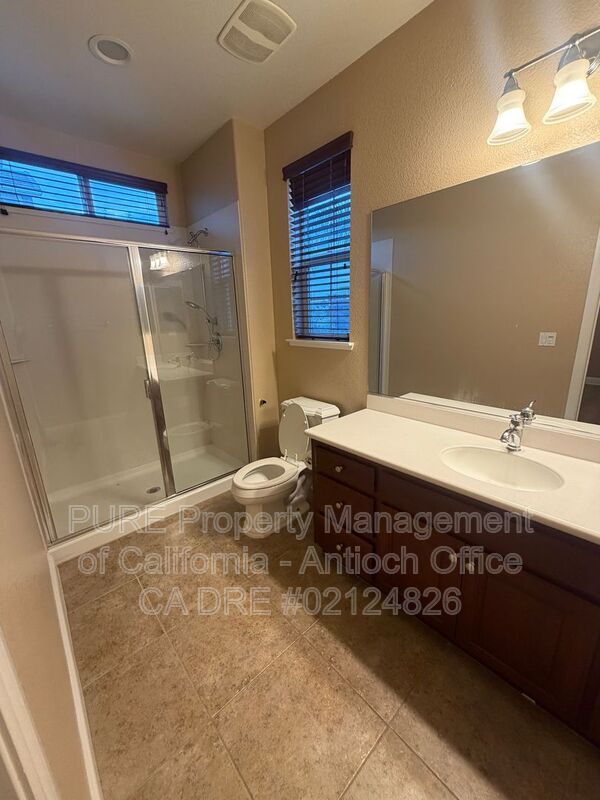 Building Photo - 80 Bottlebrush Ct