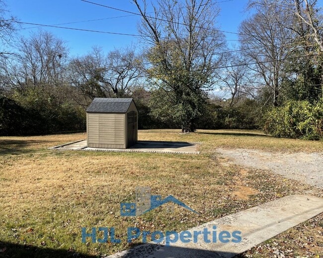 Building Photo - Beautiful Donelson Home
