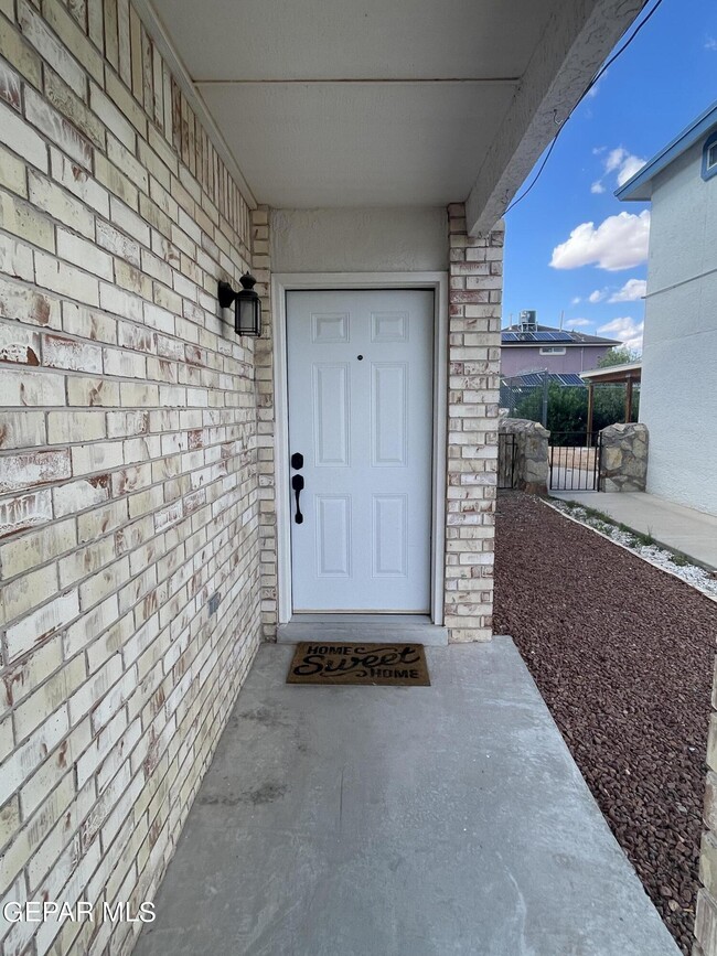 Building Photo - 11785 Snow Hawk Dr