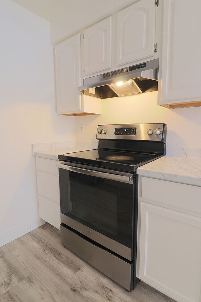 Building Photo - 3 Condor Cir