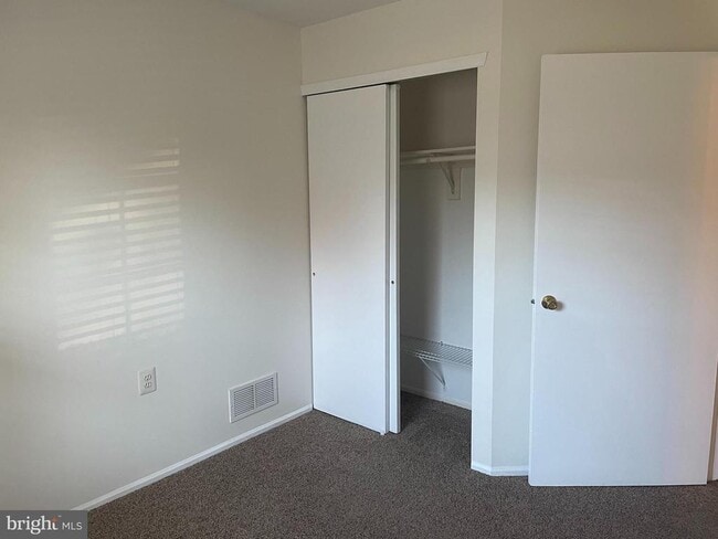 Building Photo - 511 Walden Cir