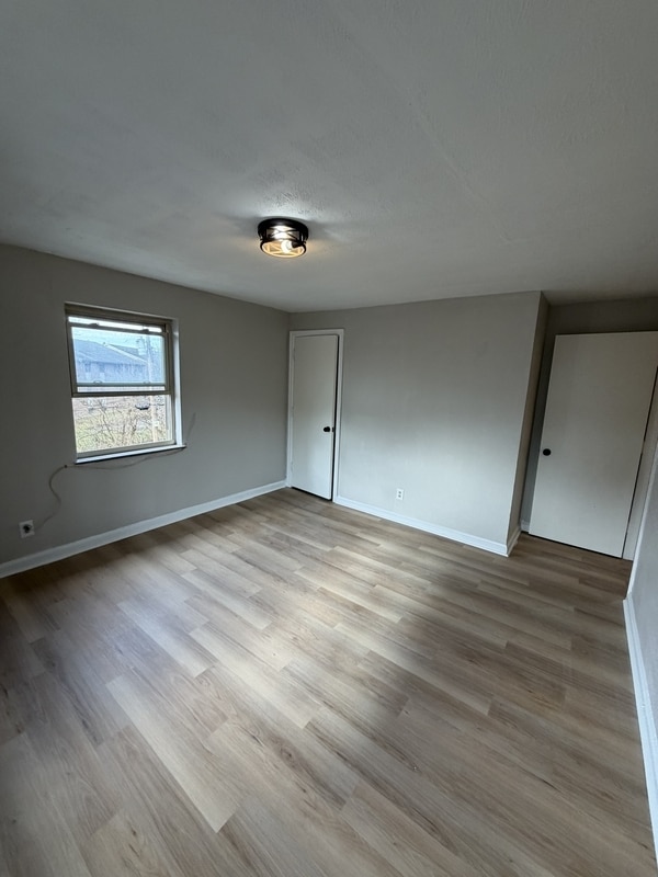 Building Photo - 7139 Eastlawn Dr