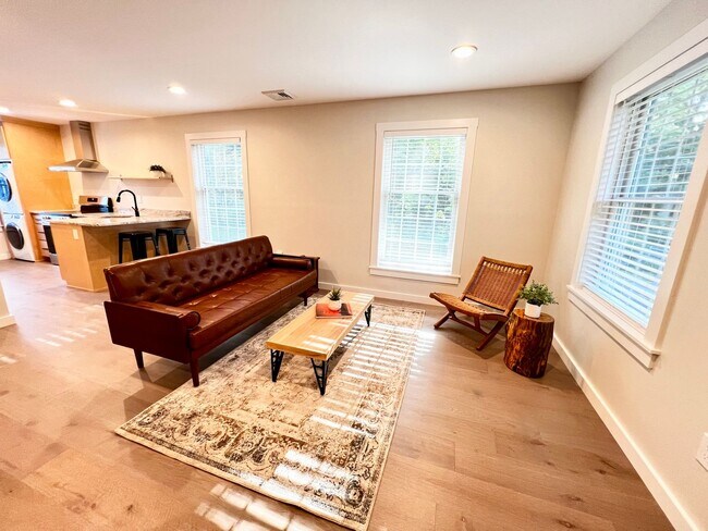 Primary Photo - 179 Butternut St